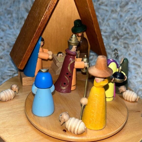 ERZGEBIRGE CHRISTMAS NATIVITY German Music Box European Plays Silent Night - Picture 11 of 16